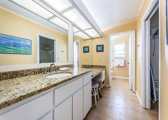 Joyce's Beachfront Penthouse *