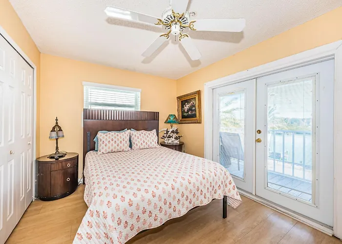 Joyce's Beachfront Penthouse Apartment Clearwater Beach