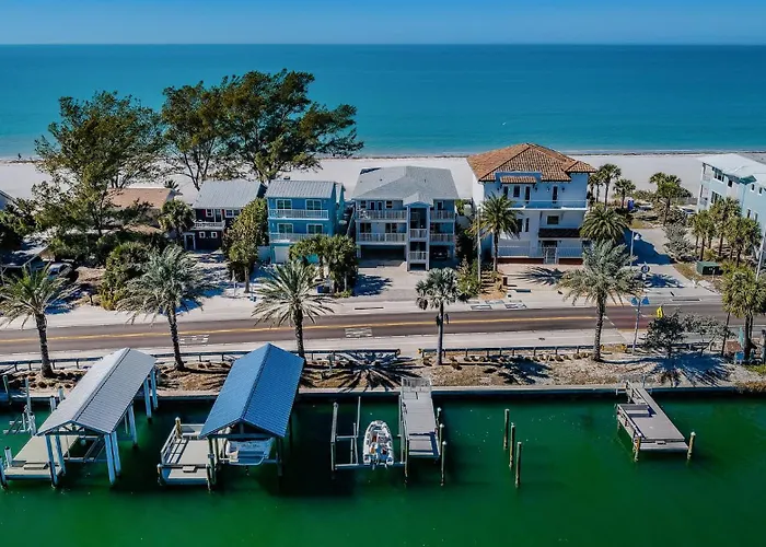 Apartment Joyce's Beachfront Penthouse *