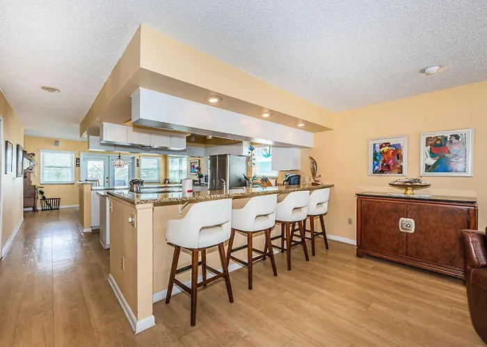 Joyce's Beachfront Penthouse Apartment Clearwater Beach