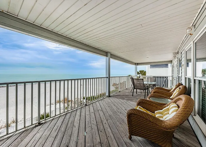 Joyce's Beachfront Penthouse Apartment