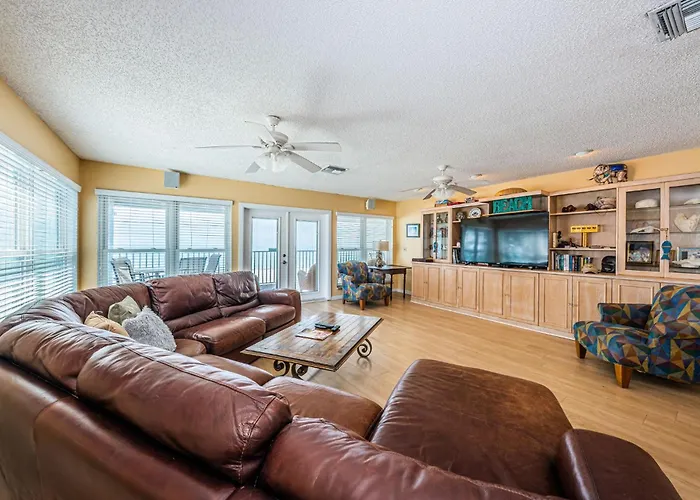 Apartment Joyce's Beachfront Penthouse *