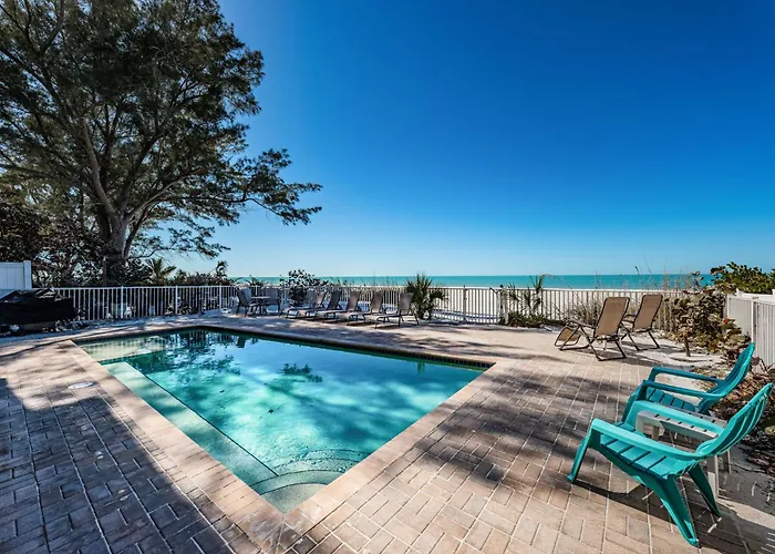 Apartment Joyce's Beachfront Penthouse