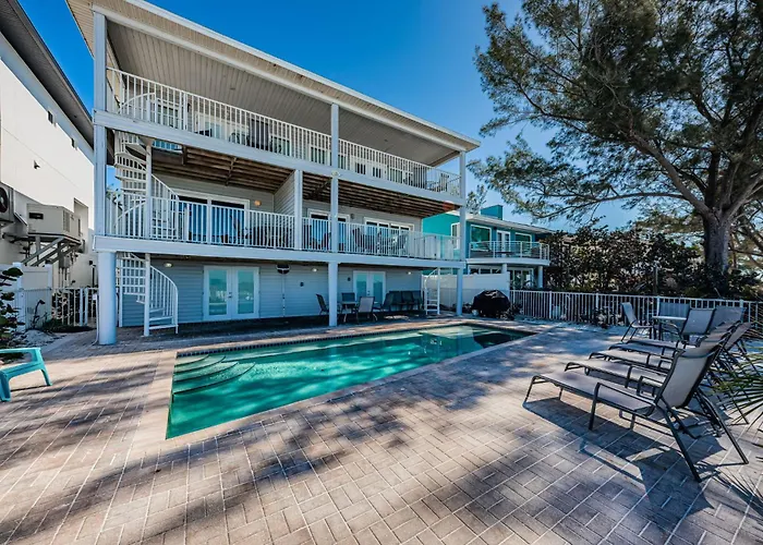 Joyce's Beachfront Penthouse Apartment