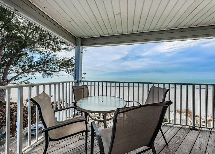 Apartment Joyce's Beachfront Penthouse *