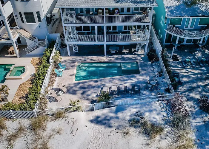 Joyce's Beachfront Penthouse Apartment